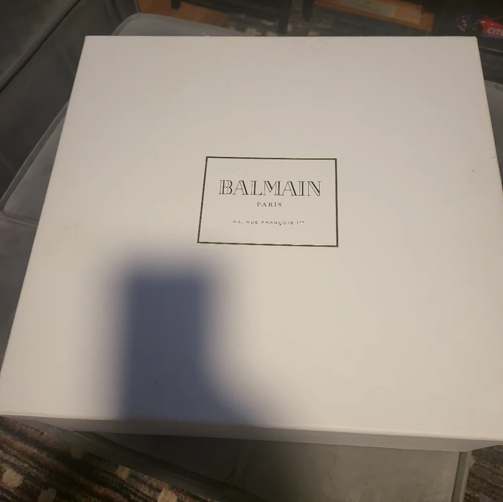 Balmain Black and Red High-Top Sneakers - Picture 9 of 10